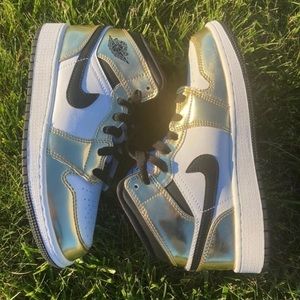 Air Jordan 1 MID SE (GS)